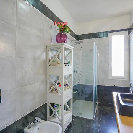 5 Bedroom Beautiful In Cipressa